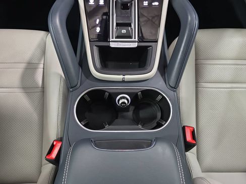 Certified 2023 Porsche Cayenne Coupe AWD/4WD image 20