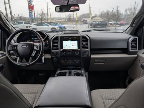 Used 2017 Ford F150 XLT w/ Equipment Group 302A Luxury image 11