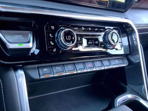 Used 2023 GMC Sierra 1500 Denali Ultimate image 31