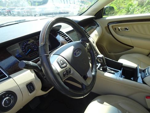 Used 2018 Ford Taurus Limited image 15