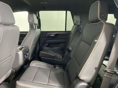 Used 2025 Chevrolet Tahoe Premier AWD/4WD image 14