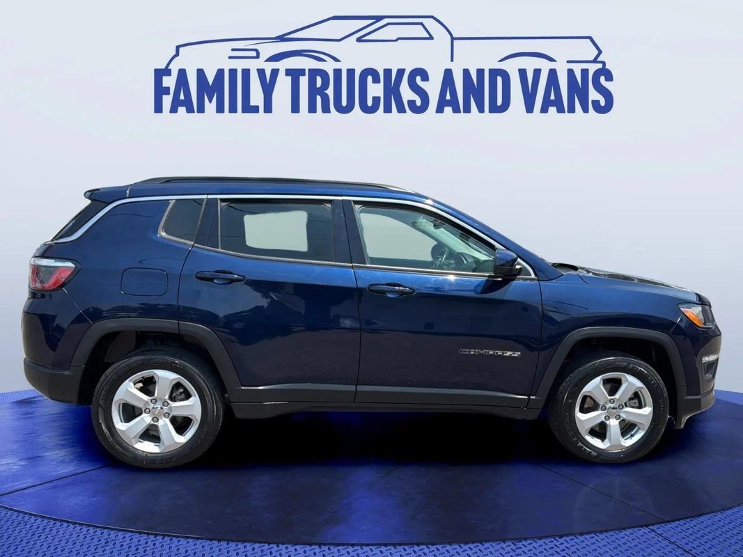 Used 2020 Jeep Compass Latitude w/ Popular Equipment Group AWD/4WD image 5