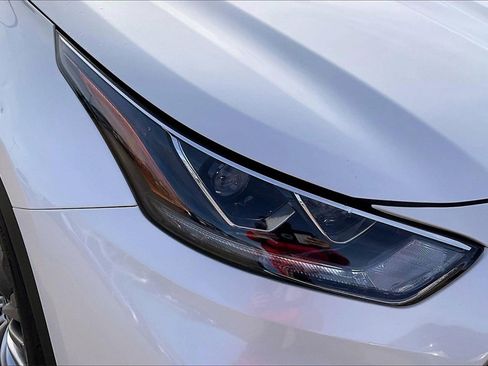Used 2021 Toyota Highlander Platinum image 29