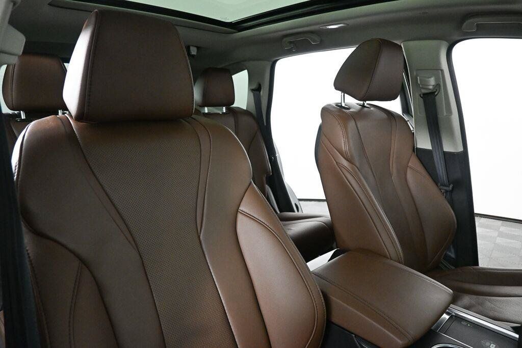 Used 2023 Acura MDX w/ Technology Package FWD image 33