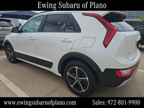 Used 2025 Kia Niro LX FWD image 3