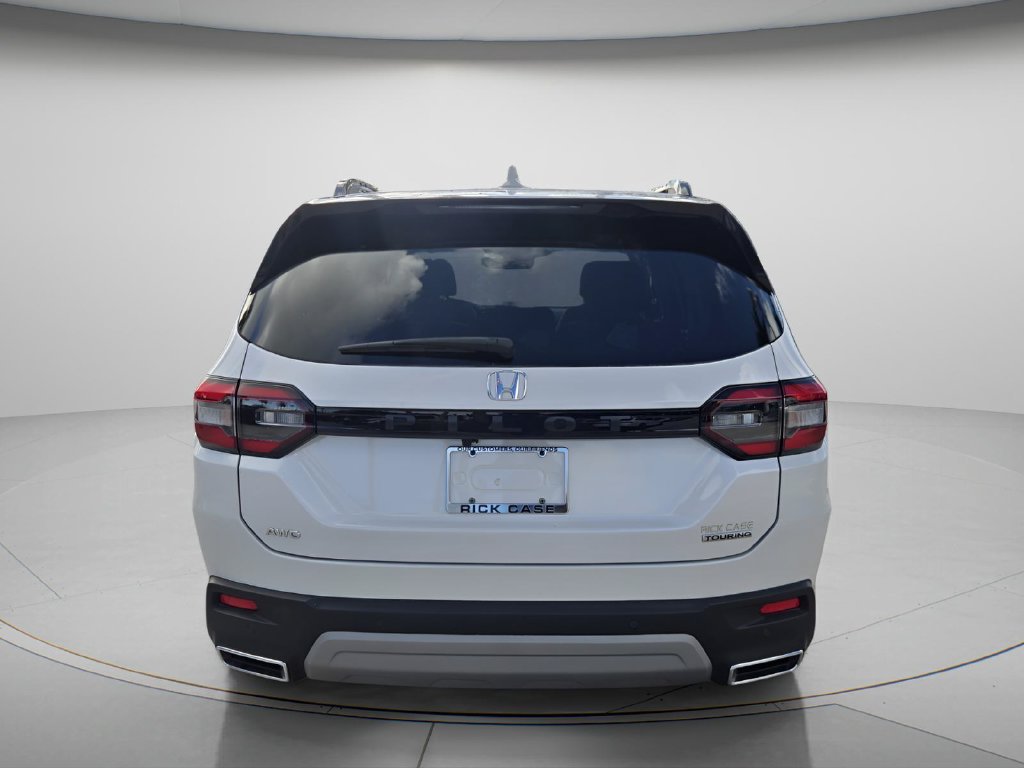 Certified 2025 Honda Pilot Touring image 5