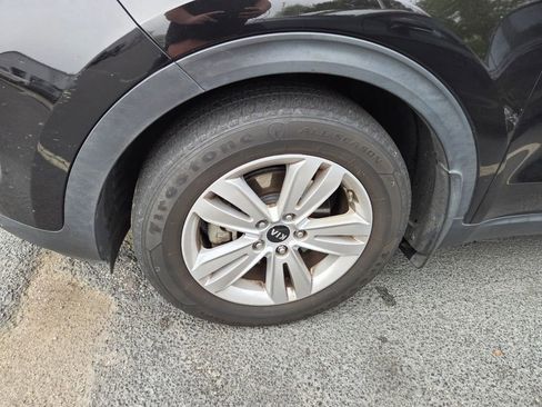 Used 2018 Kia Sportage LX w/ LX Popular Package image 4