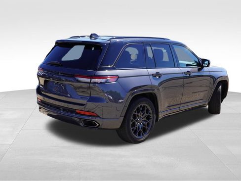Used 2025 Jeep Grand Cherokee Summit w/ Obsidian Package AWD/4WD image 3