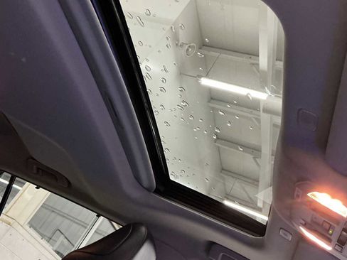 Used 2024 Toyota Highlander Limited image 28