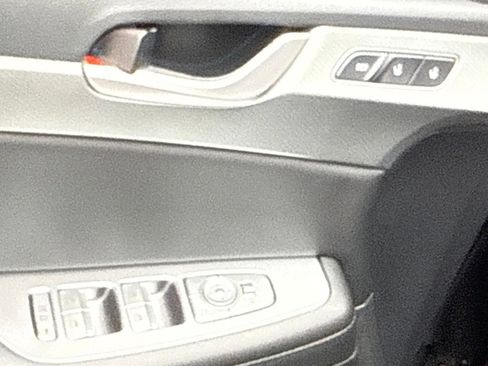Used 2025 Hyundai Palisade SEL FWD image 23
