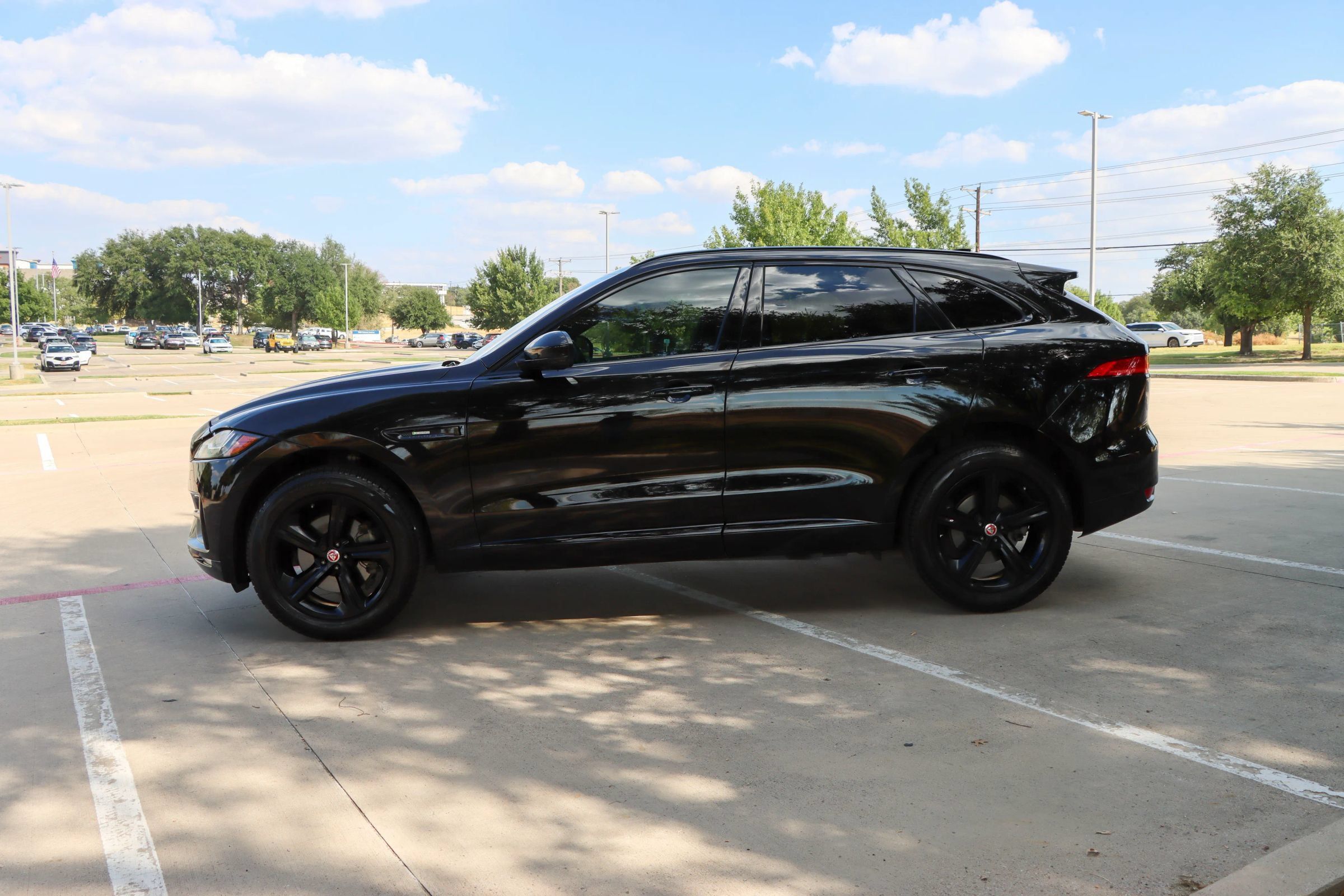Used 2019 Jaguar F-PACE R-Sport AWD/4WD image 4