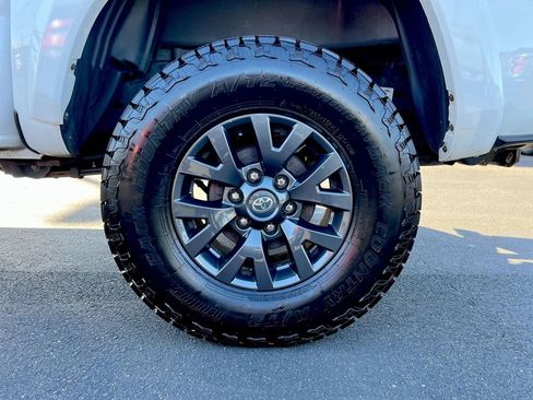 Used 2022 Toyota Tacoma SR5 image 25