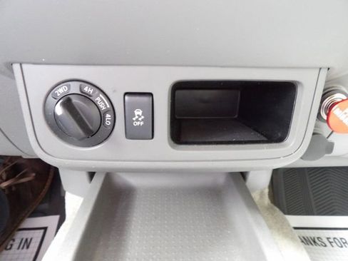 Used 2015 Nissan Frontier SV AWD/4WD image 24