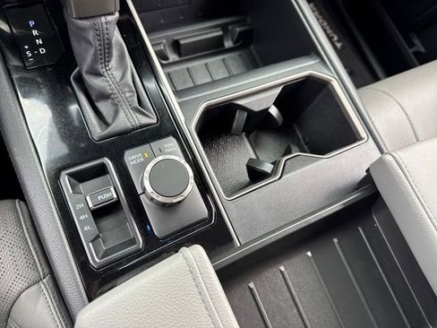 Used 2024 Toyota Tundra Limited image 17