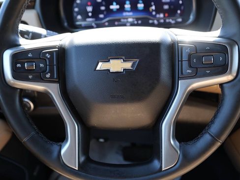 Used 2023 Chevrolet Suburban Premier AWD/4WD image 19