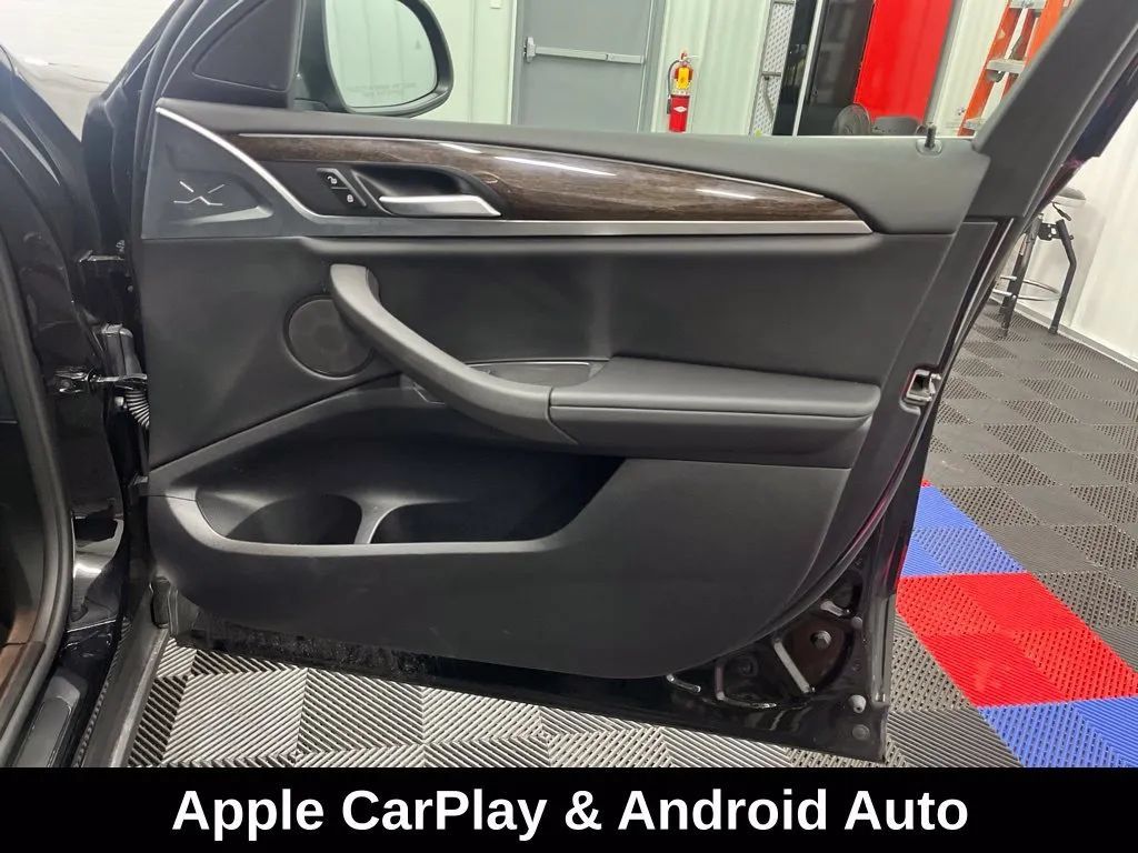 Used 2025 BMW X4 xDrive30i AWD/4WD image 13