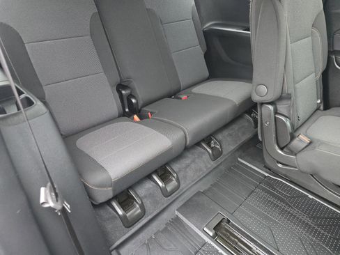 Used 2021 Chevrolet Traverse LT w/ LPO, Floor Liner Package image 18