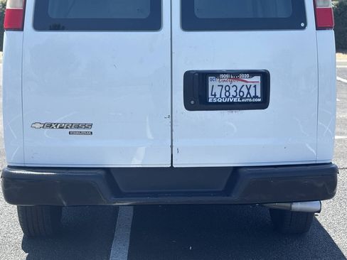 Used 2016 Chevrolet Express 2500 RWD image 7