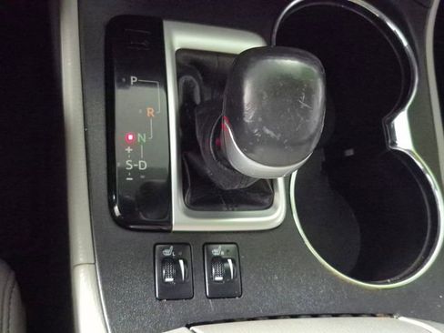 Used 2015 Toyota Highlander XLE AWD/4WD image 19