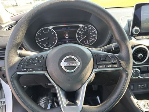 Used 2024 Nissan Sentra SV FWD image 20