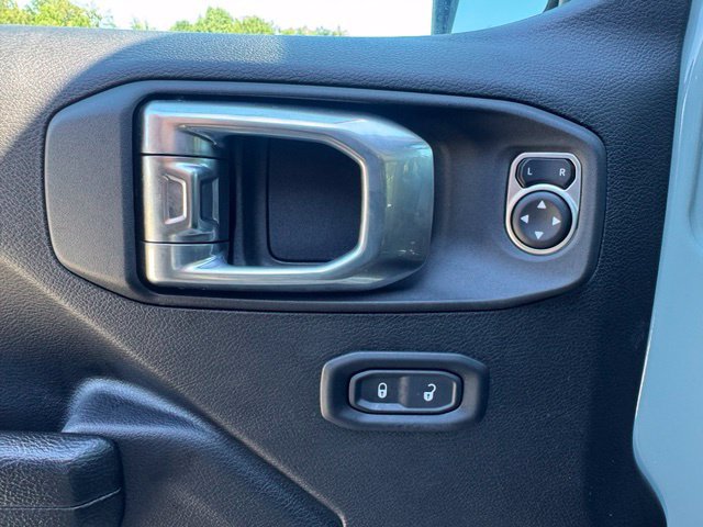 Used 2023 Jeep Wrangler Unlimited w/ Cold Weather Group AWD/4WD image 22