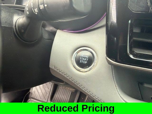 Used 2020 Toyota Highlander XLE AWD/4WD image 19