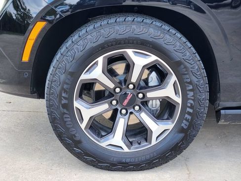 Used 2026 GMC Yukon XL AT4 Ultimate AWD/4WD image 10