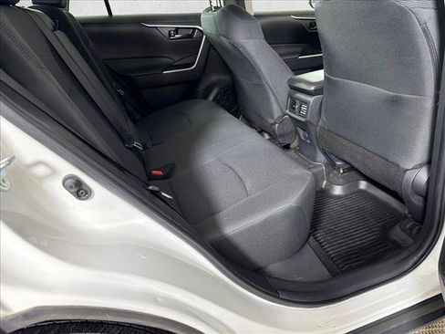 Used 2023 Toyota RAV4 LE AWD/4WD image 15