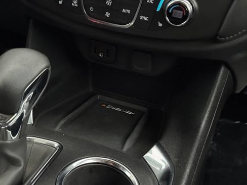 Used 2023 Chevrolet Traverse LT w/ Midnight/Sport Edition AWD/4WD image 14