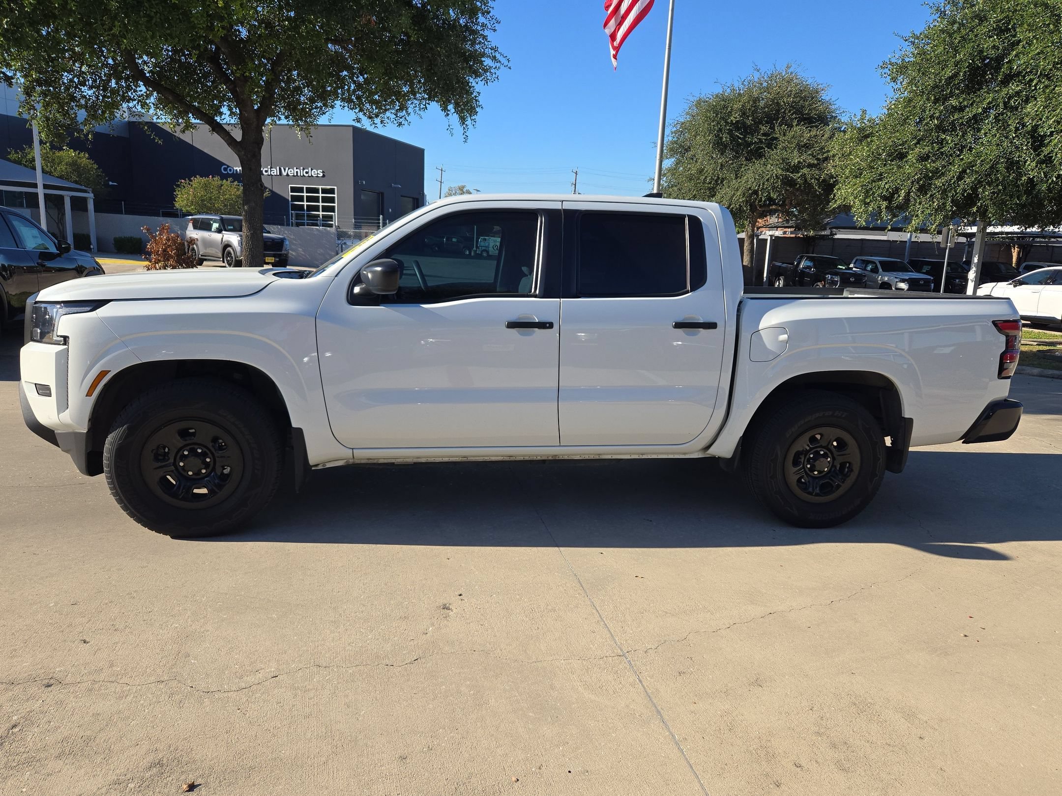 Used 2022 Nissan Frontier S w/ Technology Package RWD image 6