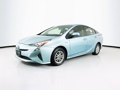 Used 2016 Toyota Prius Two image 3