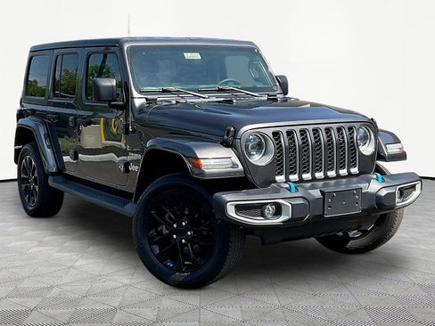 Used 2023 Jeep Wrangler Unlimited Sahara AWD/4WD image 3