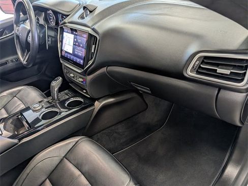 Used 2022 Maserati Ghibli Modena image 15