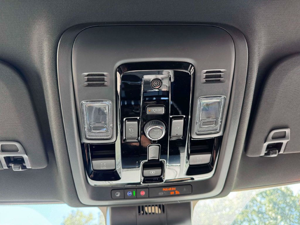 Used 2026 GMC Yukon XL Denali w/ Sun & Power Step Package AWD/4WD image 34