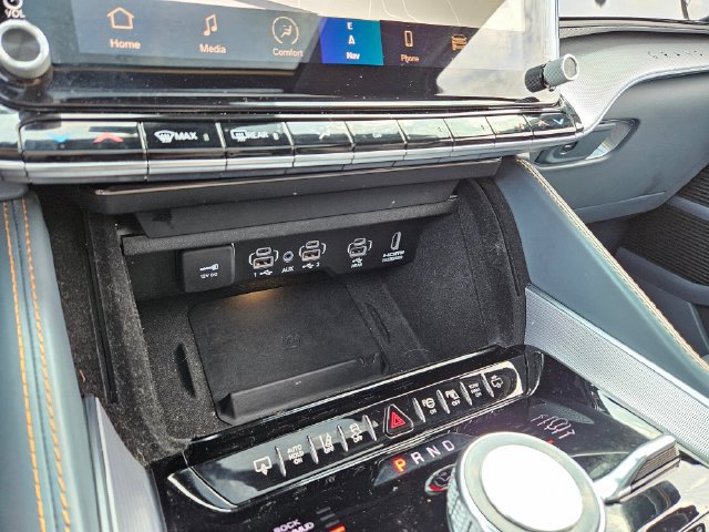 Used 2022 Jeep Grand Wagoneer Series III w/ Rear Seat Video Group 1 AWD/4WD image 23