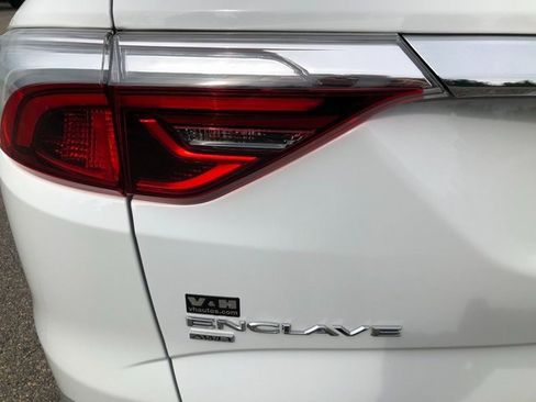 Used 2024 Buick Enclave Premium image 4