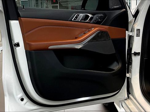 Used 2024 BMW X7 xDrive40i w/ M Sport Package image 21