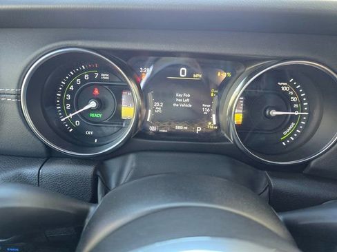 Used 2023 Jeep Wrangler Unlimited Sahara w/ Cold Weather Group image 18