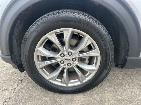 Used 2024 Ford Explorer Limited image 7