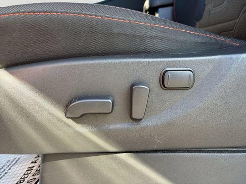 Used 2025 Nissan Frontier PRO-4X AWD/4WD image 25