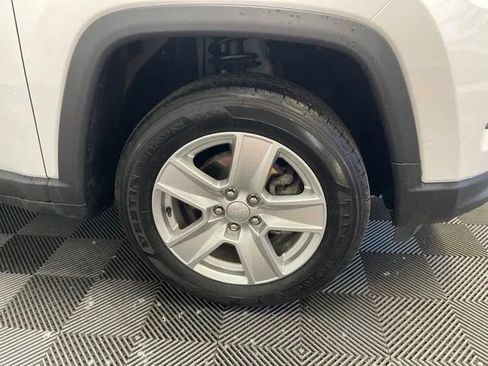 Used 2022 Jeep Compass Latitude AWD/4WD image 25