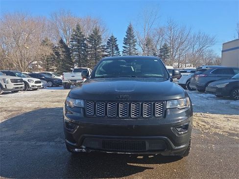 Used 2019 Jeep Grand Cherokee Altitude image 11