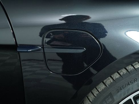Used 2022 Porsche Taycan RWD image 47