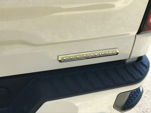 Used 2024 GMC Sierra 1500 Elevation AWD/4WD image 8