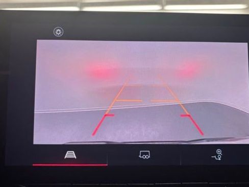 Used 2024 GMC Canyon Elevation w/ Convenience Package image 28