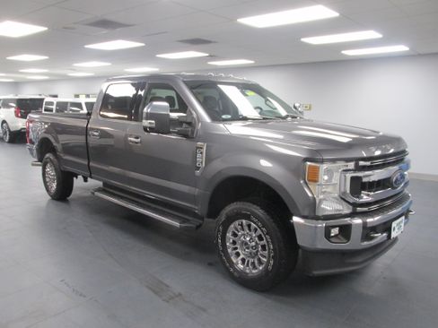 Used 2021 Ford F250 XLT w/ XLT Premium Package AWD/4WD image 3