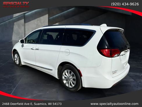 Used 2019 Chrysler Pacifica Touring-L image 7