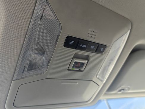 Used 2022 Toyota RAV4 LE image 16