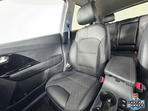 Used 2022 Kia Niro EX FWD image 18