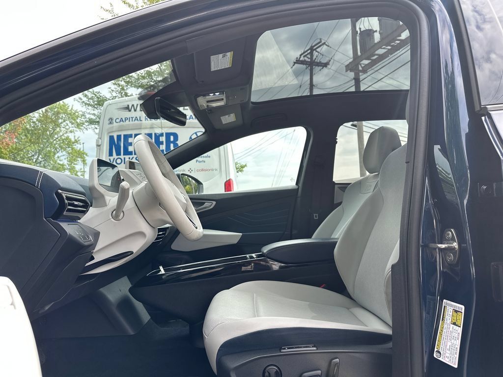 Used 2023 Volkswagen ID.4 S RWD image 8